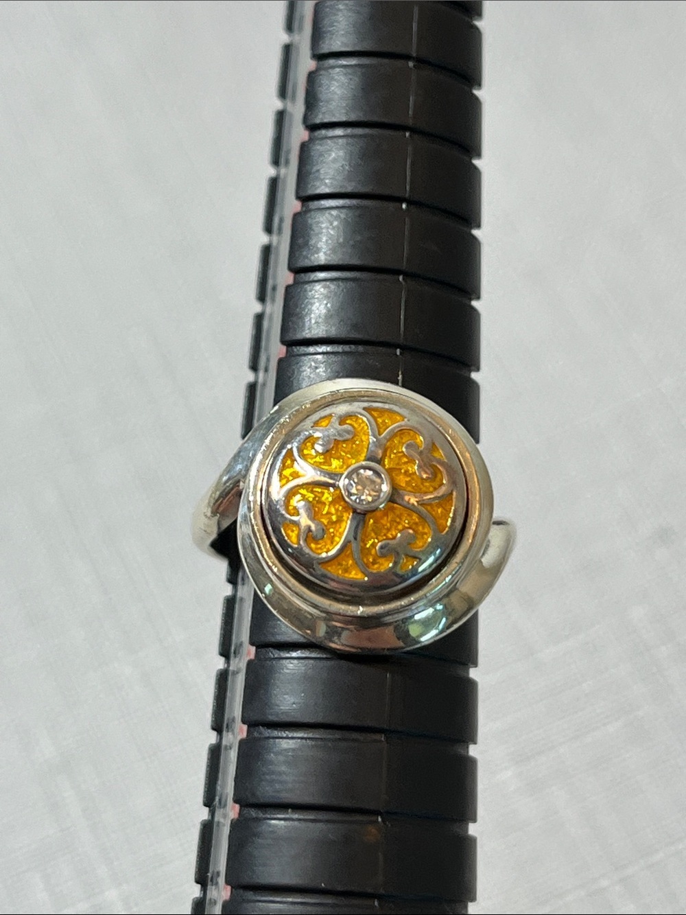 KAMELEON sterling silver ring and one JEWEL POP
Size 5.5